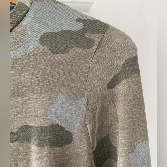 American Eagle Soft & Sexy Slub camo Tee Shirt. Size L - Picture 2 of 5